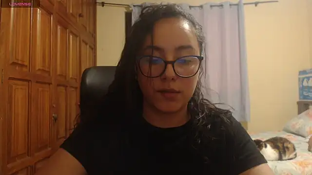 Venus cat  online show from December 18, 2025, 4:17 am