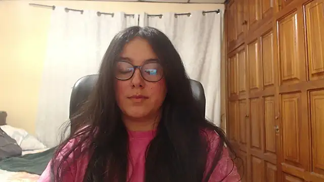 Snapshot of Venus_cat_ chatting on May 27, 2026, 6:10 am Venus cat online show from May 27, 2026, 6:10 am
