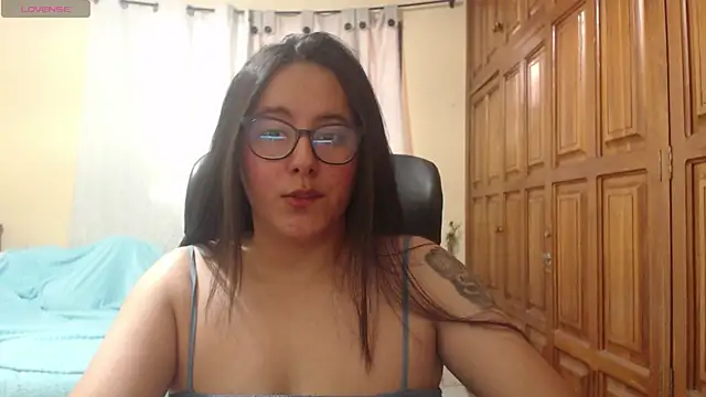 Venus cat  online show from June 25, 2026, 6:46 pm