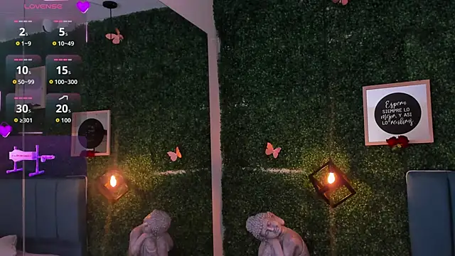 Rubyvixxen  online show from November 11, 2025, 3:12 am