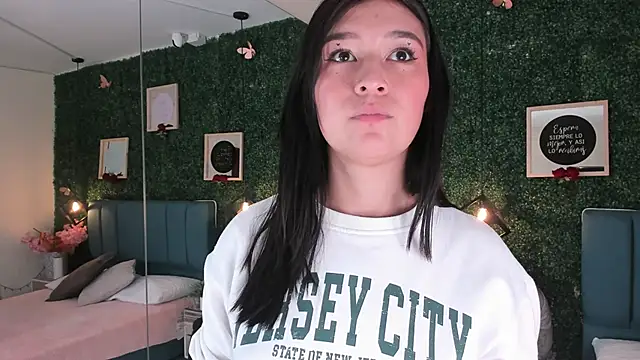 Rubyvixxen  online show from October 30, 2025, 3:27 am