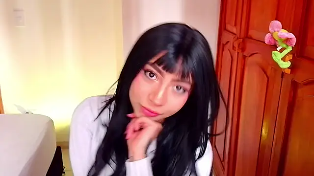 Snapshot of emma_web_ chatting on October 22, 2025, 3:44 pm emma web online show from October 22, 2025, 3:44 pm