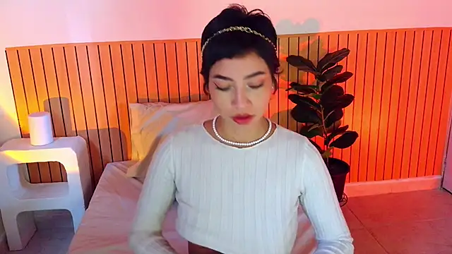 Snapshot of emma_web_ chatting on June 19, 2026, 3:07 pm emma web online show from June 19, 2026, 3:07 pm