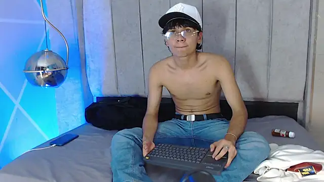 ELCHINO 69 online show from October 8, 2025, 5:31 am