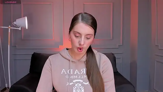 Snapshot of ZoeyWalker_ chatting on November 6, 2025, 11:47 am ZoeyWalker online show from November 6, 2025, 11:47 am