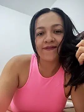 LindaSalo33 online show from December 17, 2025, 5:12 am