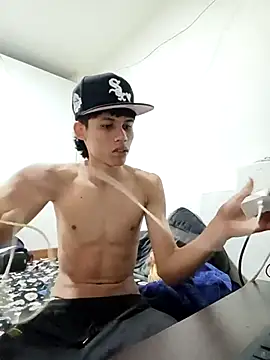 Snapshot of mazo18 chatting on February 15, 2026, 4:46 am mazo18 online show from February 15, 2026, 4:46 am