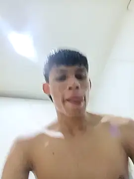 Snapshot of mazo18 chatting on January 7, 2026, 4:06 am mazo18 online show from January 7, 2026, 4:06 am