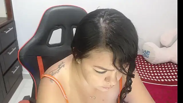 emily sexxx online show from May 30, 2026, 2:18 am