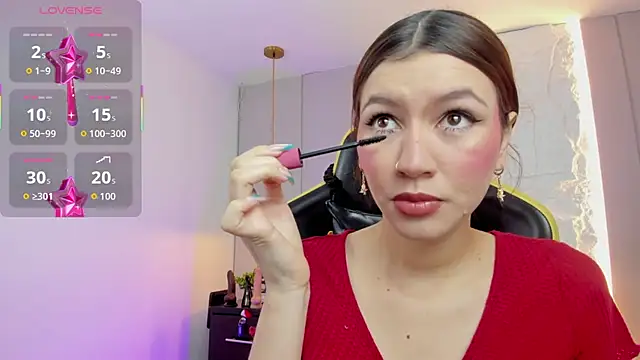 ariel blossomm online show from November 21, 2025, 12:59 pm