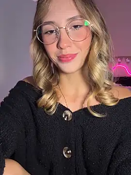 Snapshot of fanyabbey chatting on April 5, 2026, 3:13 am fanyabbey online show from April 5, 2026, 3:13 am