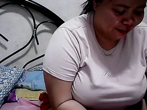 Snapshot of HornyPussie69 chatting on July 9, 2026, 6:25 am HornyPussie69 online show from July 9, 2026, 6:25 am