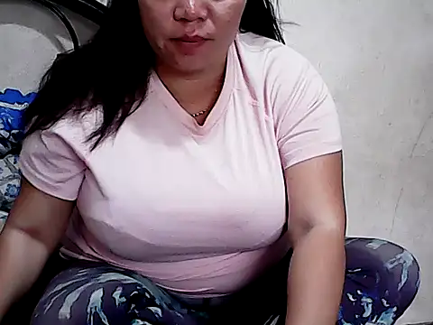 HornyPussie69 online show from May 1, 2026, 12:04 am