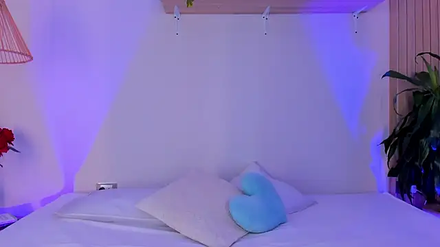 Snapshot of Megan_Ritz chatting on October 14, 2025, 3:40 am Megan Ritz online show from October 14, 2025, 3:40 am