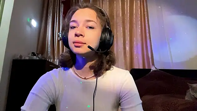 Snapshot of LiliVang chatting on October 2, 2025, 5:11 am LiliVang online show from October 2, 2025, 5:11 am