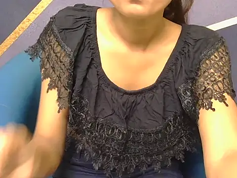 shiny-krisha online show from October 22, 2025, 4:12 am