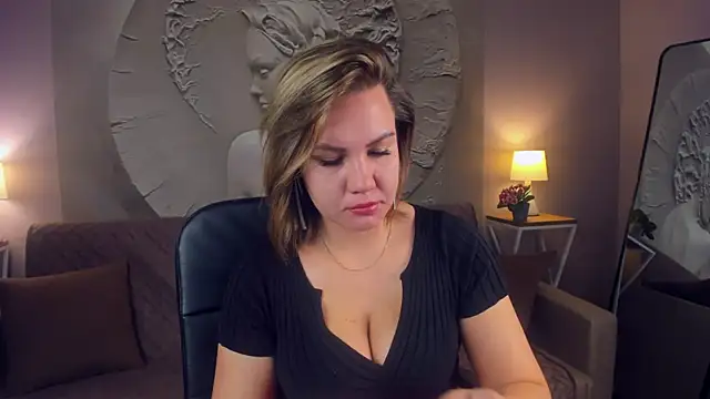 AriaEven online show from October 16, 2025, 3:09 pm