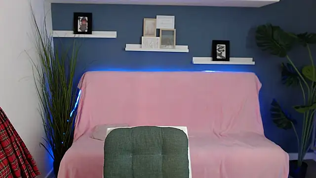 GoldenRose  online show from October 11, 2025, 12:06 pm