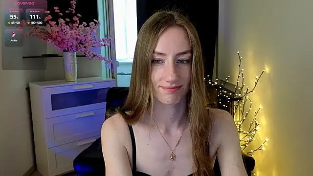 Snapshot of GoldenRose_ chatting on April 16, 2026, 12:39 pm GoldenRose online show from April 16, 2026, 12:39 pm