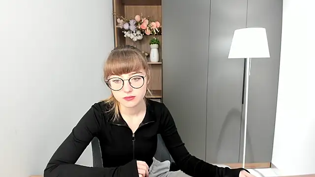 Snapshot of YukikoCarlis chatting on October 3, 2025, 4:03 am YukikoCarlis online show from October 3, 2025, 4:03 am