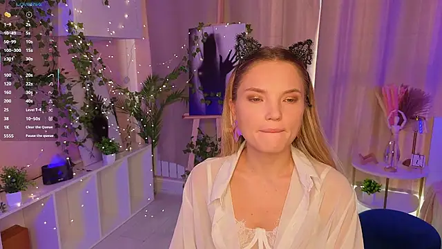 JulieLupo online show from November 7, 2025, 6:07 am