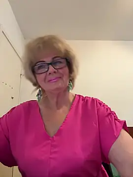 Snapshot of BoloshkaBlonda chatting on July 2, 2026, 5:19 pm BoloshkaBlonda online show from July 2, 2026, 5:19 pm