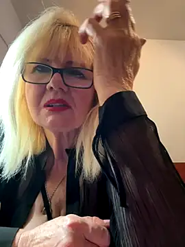 BoloshkaBlonda online show from October 8, 2025, 9:59 pm