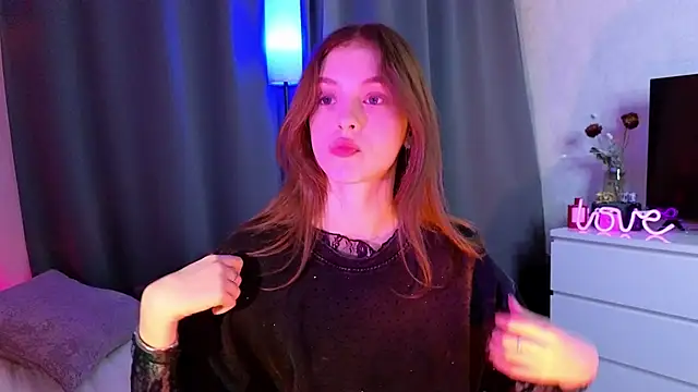 midnightMaya online show from November 6, 2025, 5:28 pm