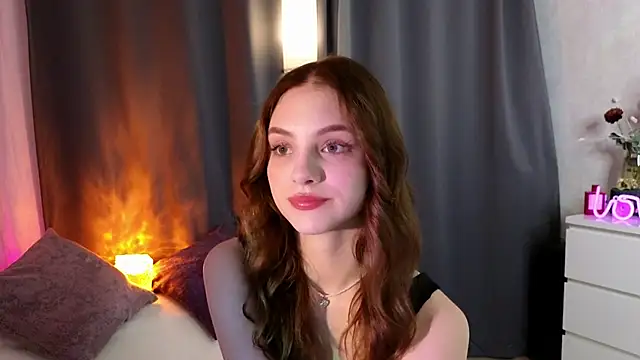 midnightMaya online show from November 4, 2025, 7:17 pm