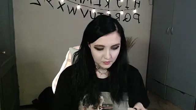 Rin andersonn online show from November 21, 2025, 8:08 pm