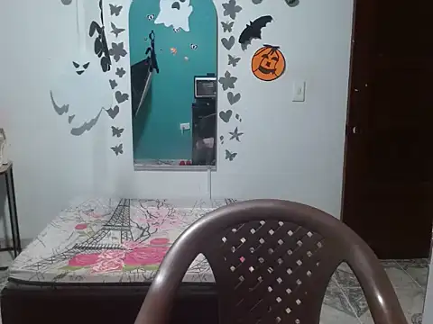 Snapshot of Ebony_luna chatting on October 21, 2025, 12:26 pm Ebony luna online show from October 21, 2025, 12:26 pm