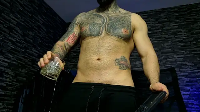 MasculineGuy99 online show from April 1, 2026, 11:12 pm