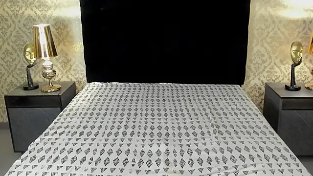 MolyBoston online show from November 26, 2025, 1:11 pm