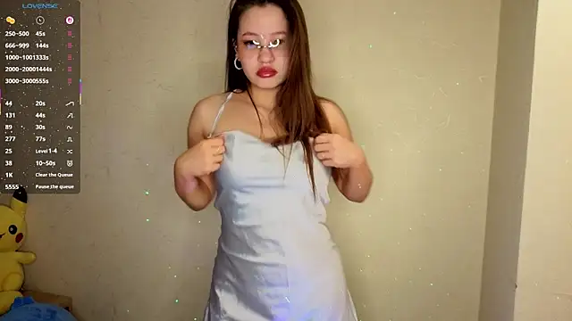 Snapshot of DaisyBickMoon chatting on October 9, 2025, 3:45 pm DaisyBickMoon online show from October 9, 2025, 3:45 pm