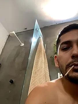 Snapshot of Du_Corte83 chatting on December 1, 2025, 1:12 pm Du Corte83 online show from December 1, 2025, 1:12 pm