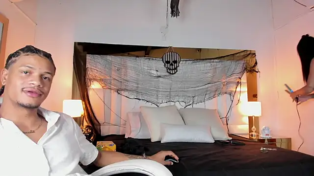 Snapshot of Latin_Pleasures chatting on October 17, 2025, 7:26 pm Latin Pleasures online show from October 17, 2025, 7:26 pm