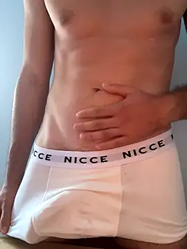 hhhnmg online show from October 3, 2025, 12:06 pm