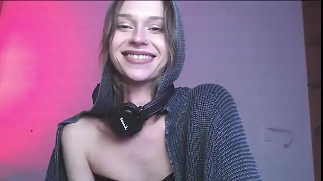 SophieDiamond Xx online show from May 22, 2026, 10:57 am