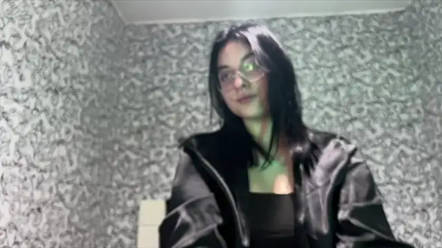 Snapshot of ElisaAniston chatting on October 2, 2025, 3:37 pm ElisaAniston online show from October 2, 2025, 3:37 pm