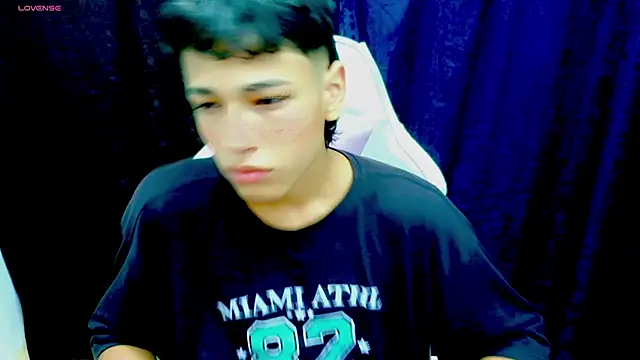 Im david02 online show from November 1, 2025, 12:54 pm