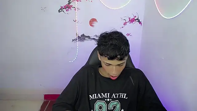 Im david02 online show from November 15, 2025, 1:04 pm