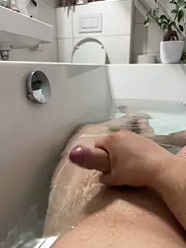 Snapshot of DomnHuan chatting on October 10, 2025, 6:42 pm DomnHuan online show from October 10, 2025, 6:42 pm