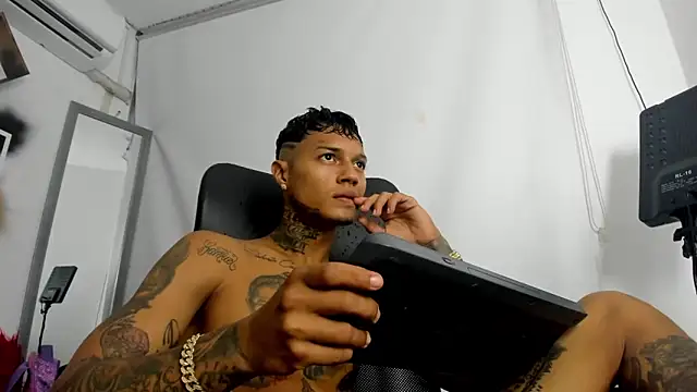 The boy dreams1 online show from December 4, 2025, 1:26 am