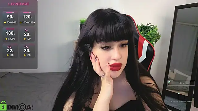 Erika peach online show from November 4, 2025, 3:27 pm