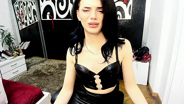 Snapshot of Vanessa4Dom chatting on March 9, 2026, 10:24 pm Vanessa4Dom online show from March 9, 2026, 10:24 pm