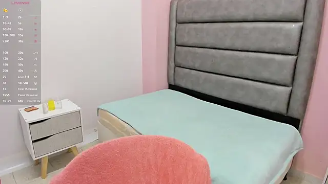 lorerivas online show from October 31, 2025, 1:41 pm