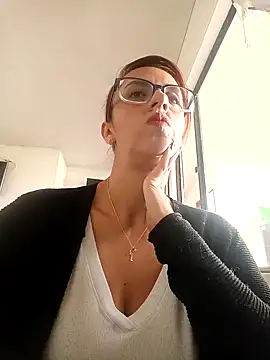 Jade 1-9 online show from November 28, 2025, 2:39 pm