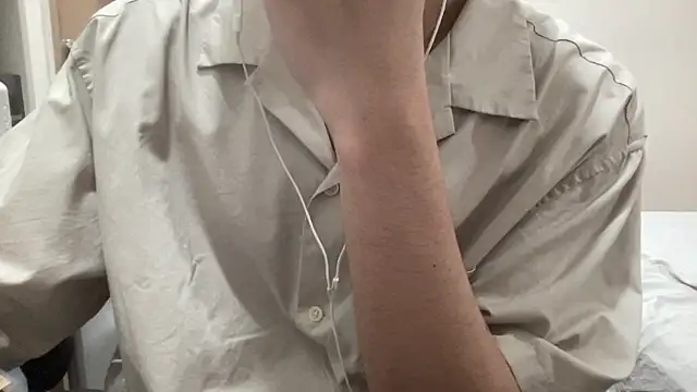 16hornydog online show from October 11, 2025, 3:35 pm