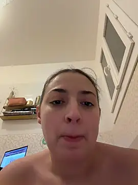 Snapshot of looloopaul chatting on March 4, 2026, 7:54 pm looloopaul online show from March 4, 2026, 7:54 pm