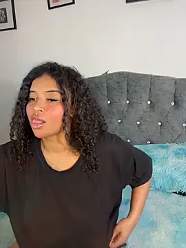 Snapshot of mitschellfox21 chatting on February 26, 2026, 10:43 pm mitschellfox21 online show from February 26, 2026, 10:43 pm